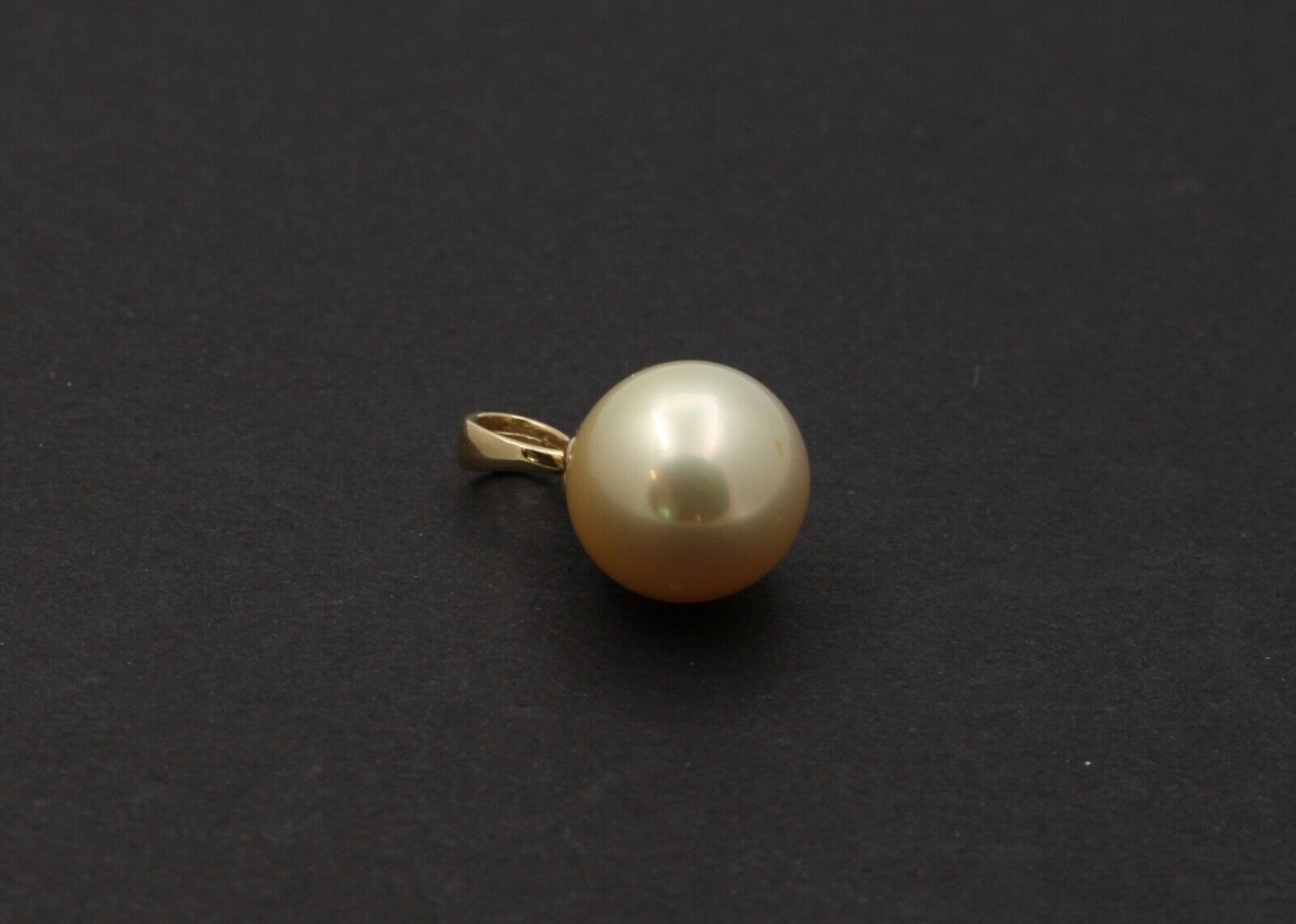 Classic Elegant Large 11.7 mm Golden Pearl Vintage Gold Pendant, Necklace.