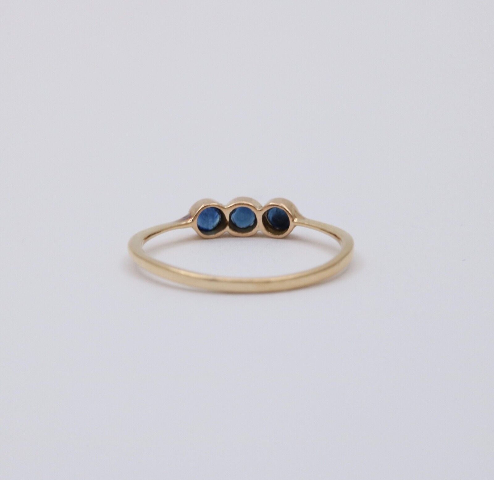Vintage 14K Yellow Gold Sapphire Three Stone Ring Band