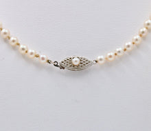 Load image into Gallery viewer, Vintage Classic Pearl 14K White gold Clasp Necklace
