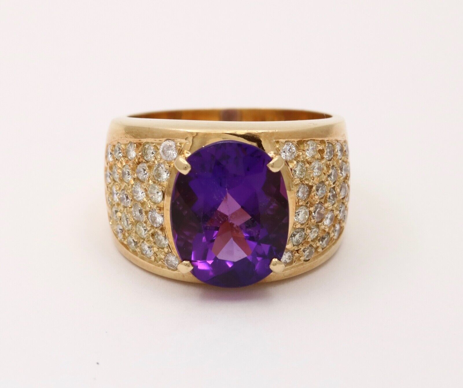 Vintage Amethyst Diamonds 18K Yellow Gold Cocktail Ring
