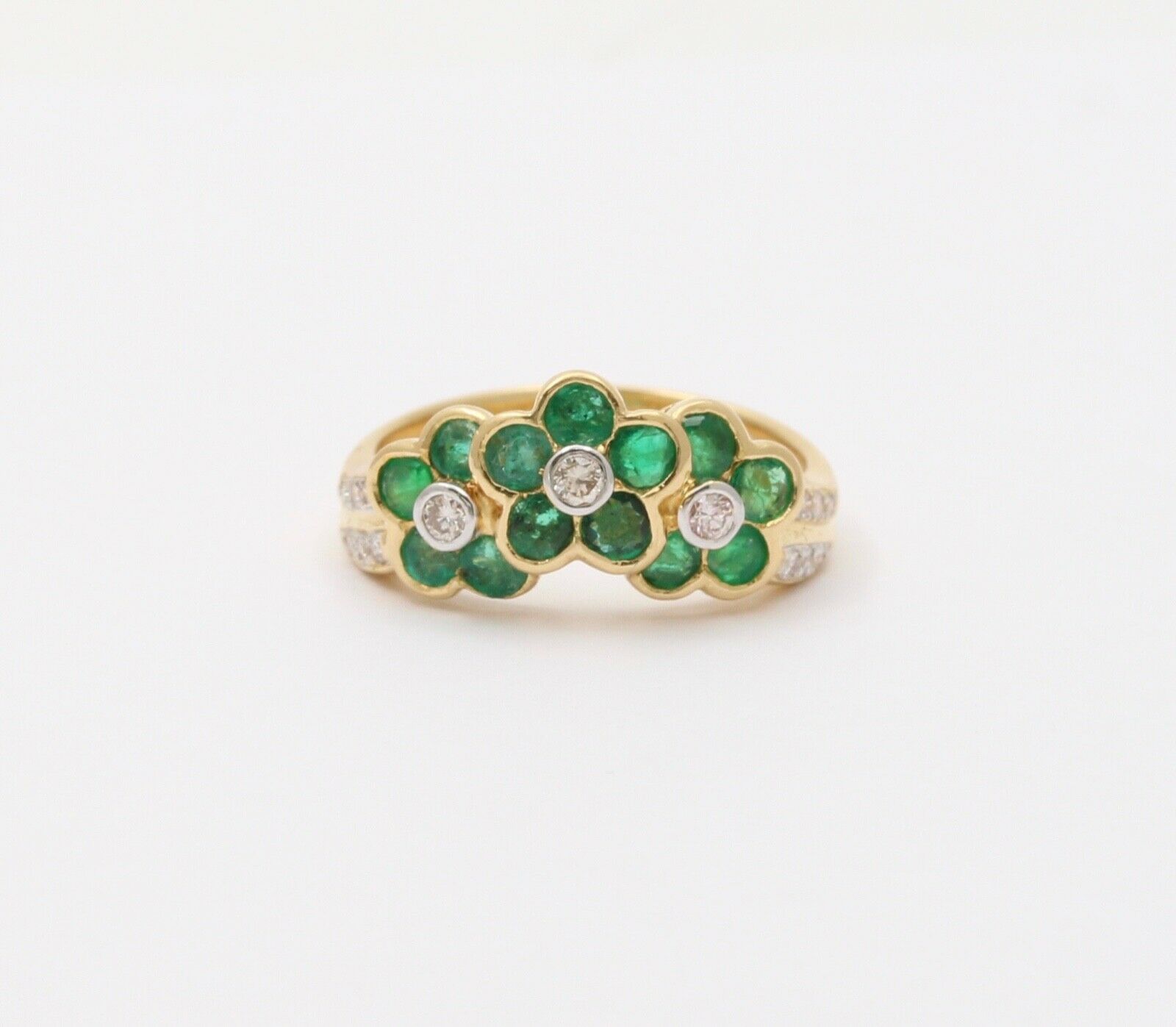 Vintage Flowers Emeralds Diamonds 18K Yellow Gold Ring