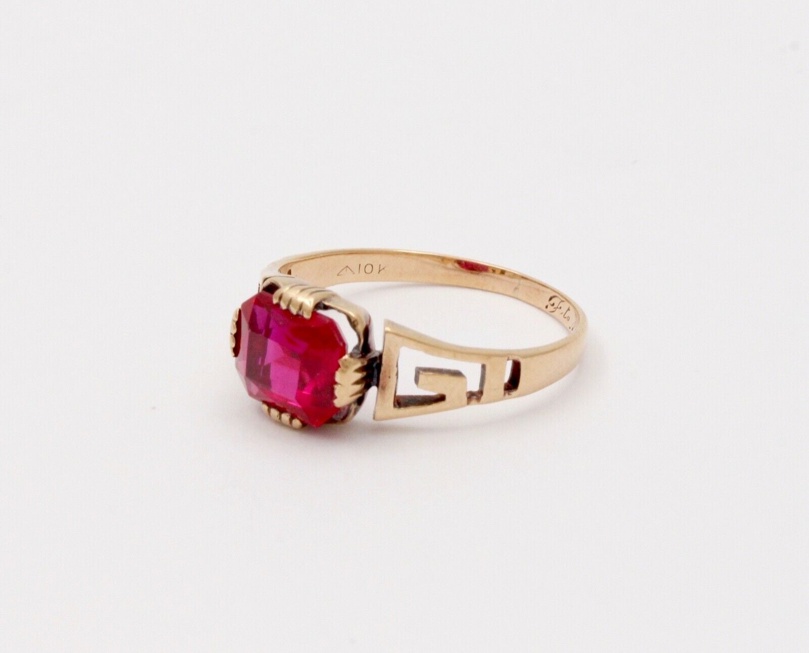 Antique Red Stone In 10K Rose Gold Ring