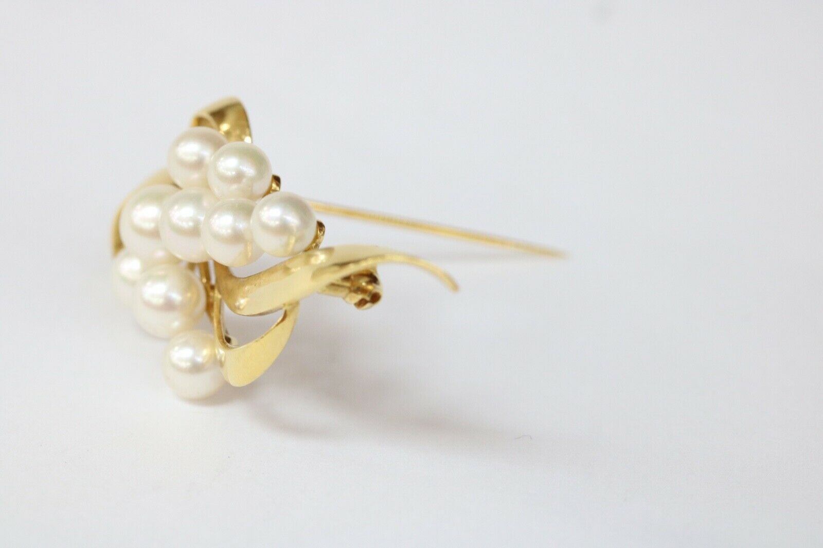 Vintage Mikimoto 18K Yellow Gold Akoya Pearls Brooch