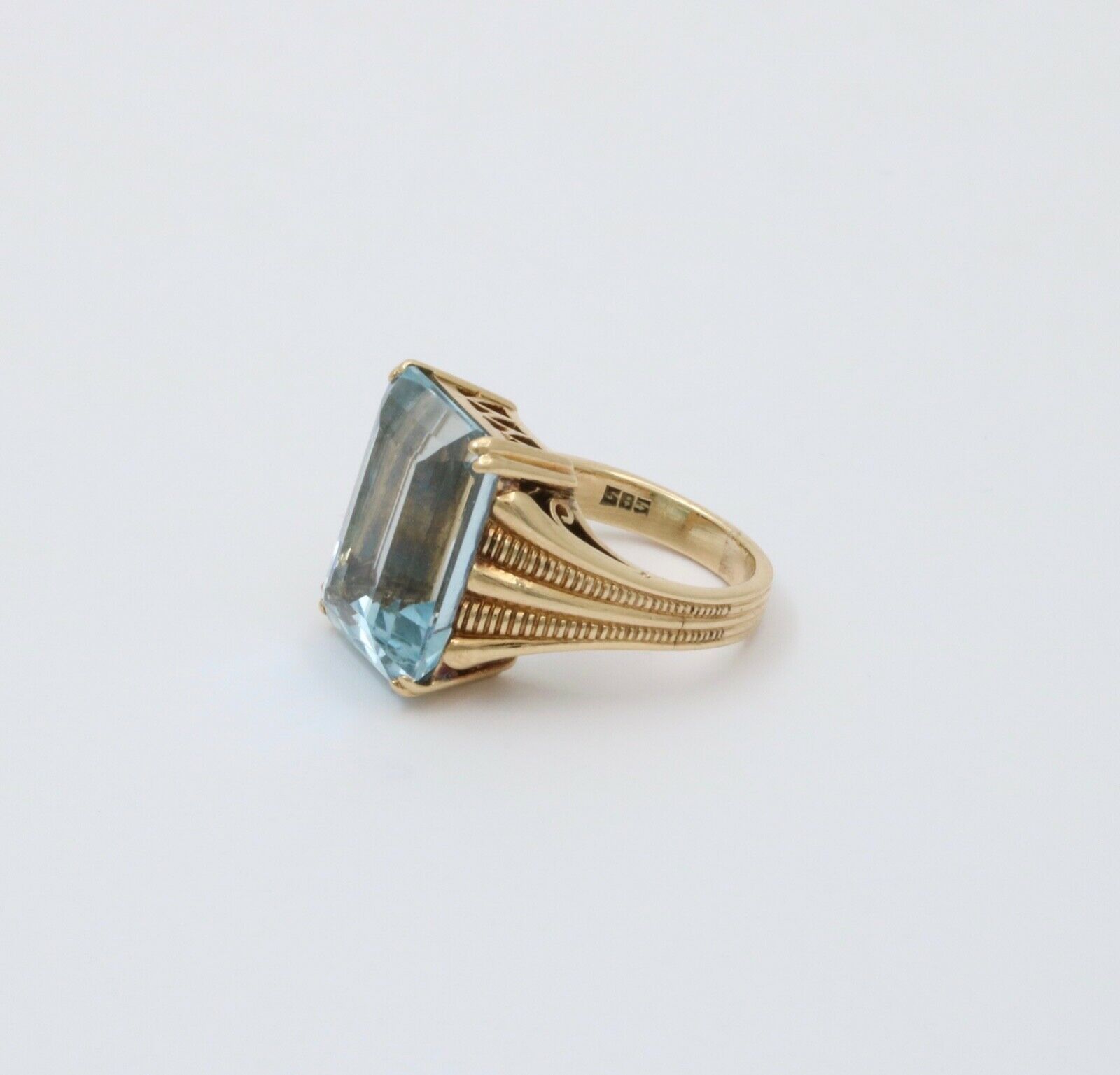 Art Deco Aquamarine 14K Yellow Gold Ring