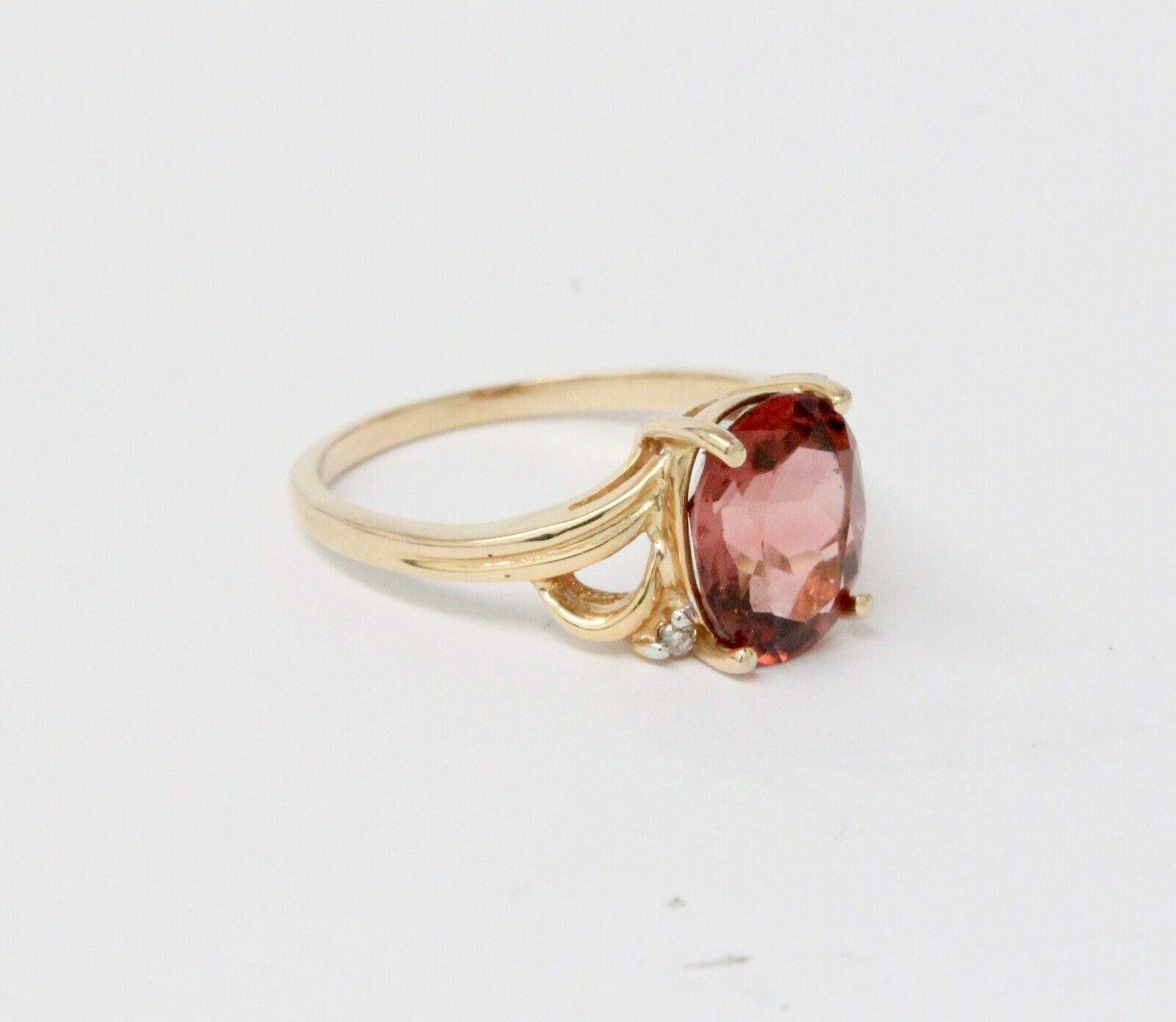 Vintage 14K Yellow Gold Tourmaline Diamond Ring
