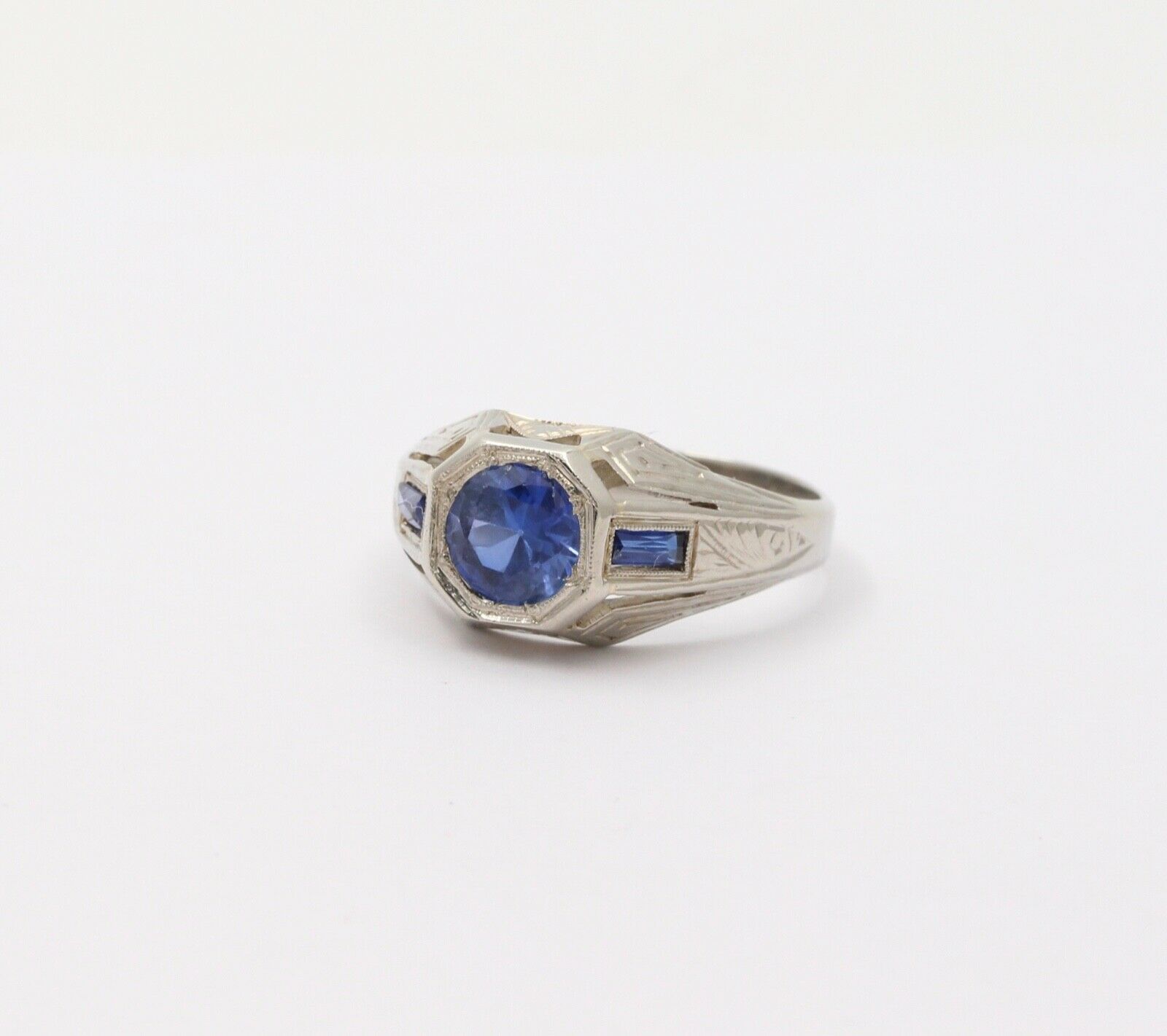Unique Art Deco Blue Sapphires 18K White Gold Ring