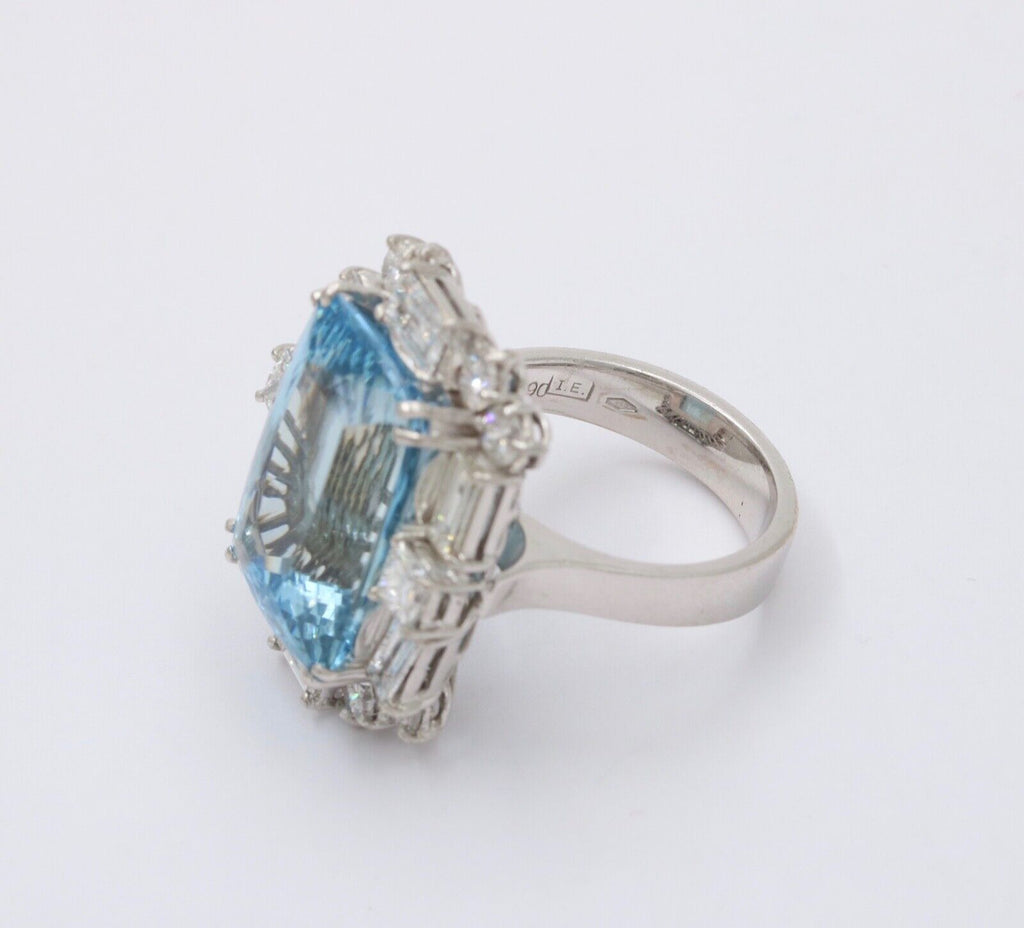 Vintage 18K White Gold 16.53 Carats Aquamarine DIamond Ring, Cocktail Ring