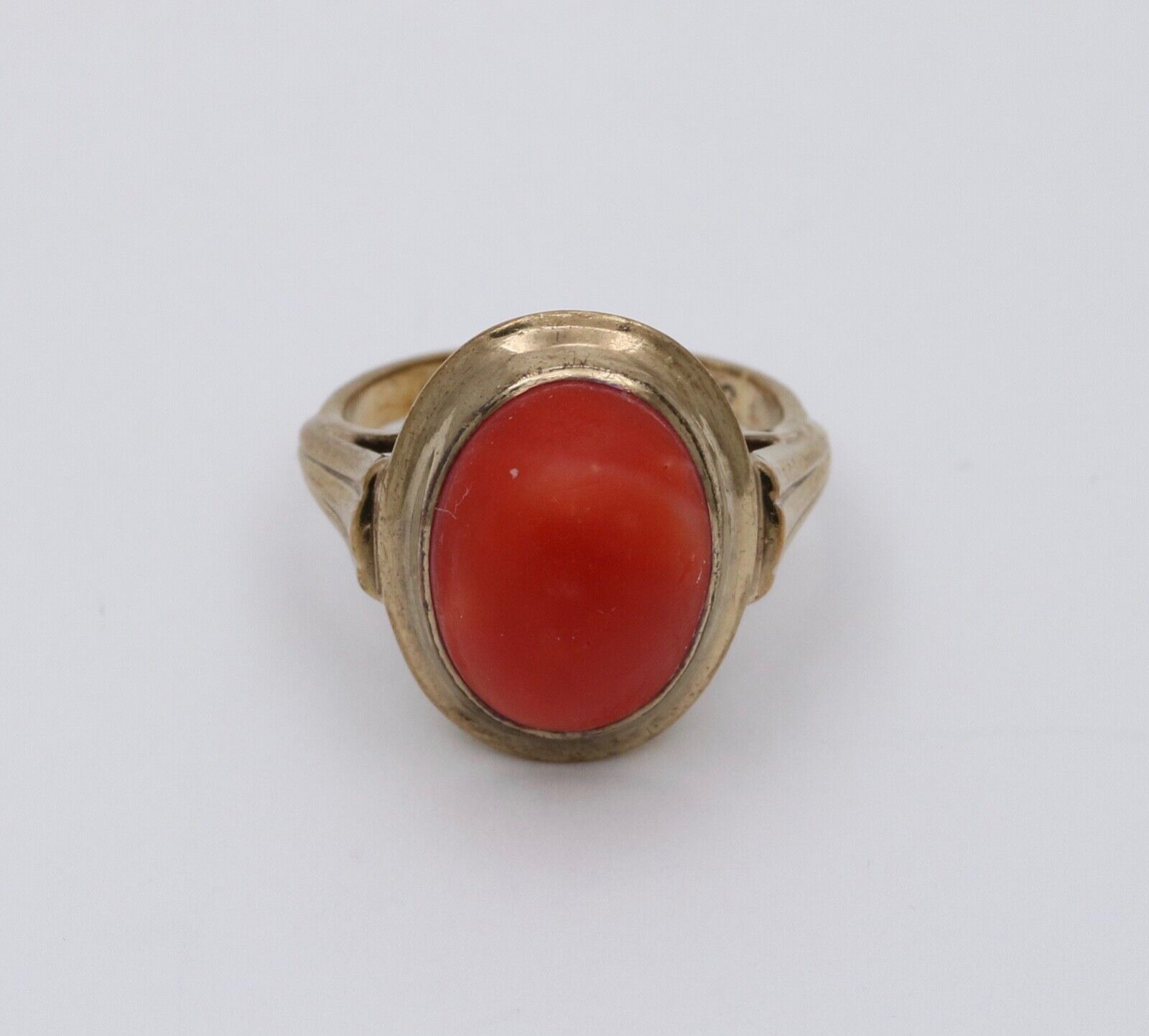 Antique Art Deco 9K Yellow Gold Coral Ring, Cocktail Ring.