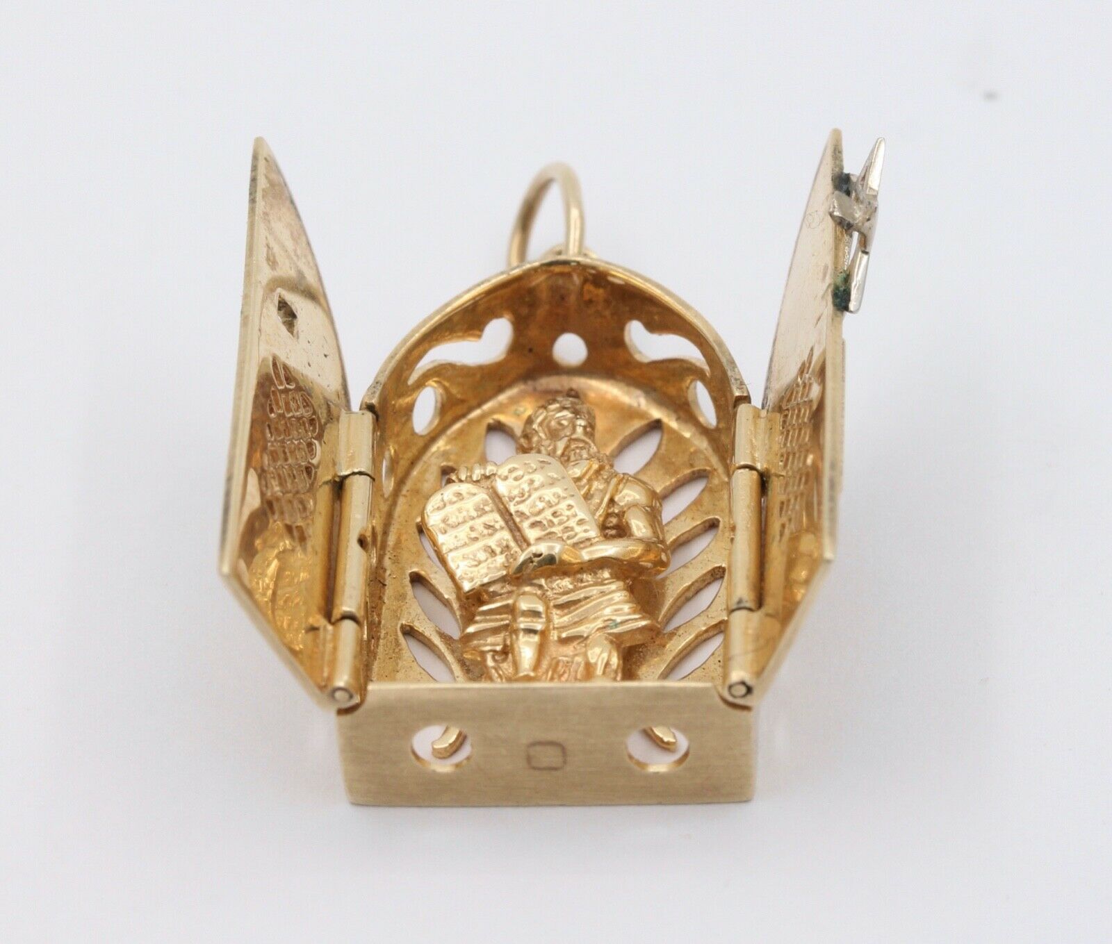 Vintage 14K Yellow Gold Moses Opening Pendant