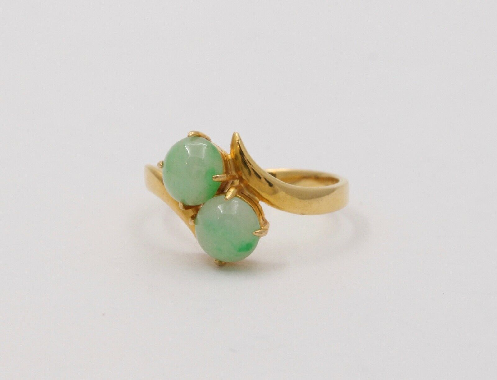 Vintage Jade 18K Yellow Gold Bypass Ring