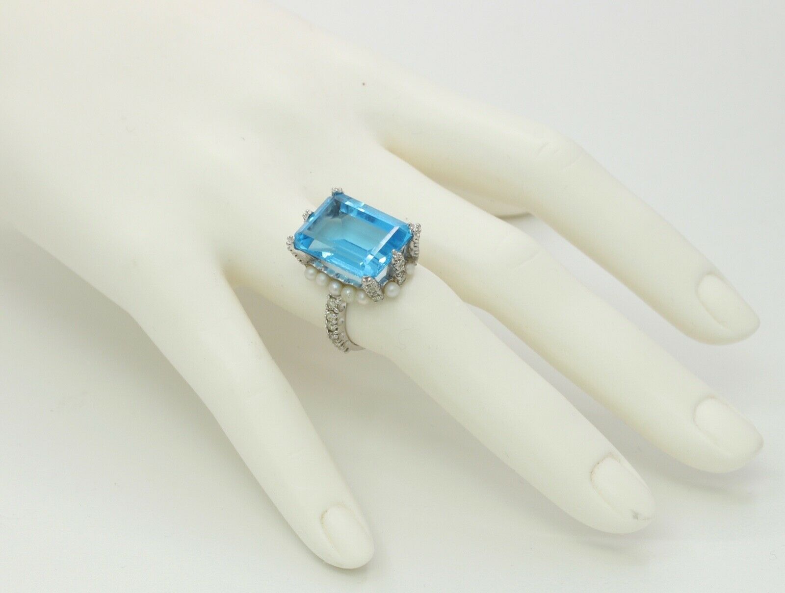 Elegant Retro Emerald Cut Blue Topaz Diamonds Pearls 18K White Gold Ring