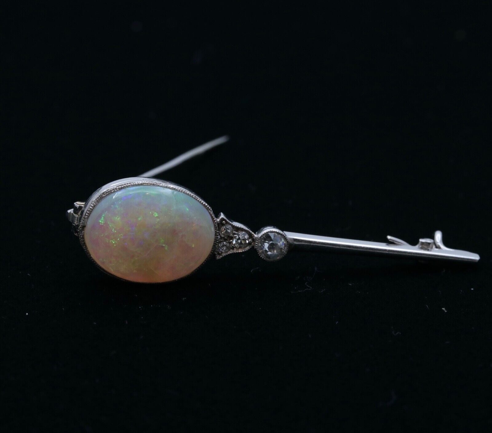 Art deco Opal and Diamond 18K Gold Brooch, Pin