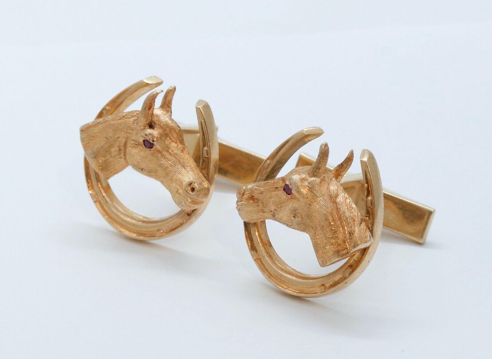 Vintage Men's Horse Head in a Horseshoe Rubies 14K Yellow Gold Cufflinks