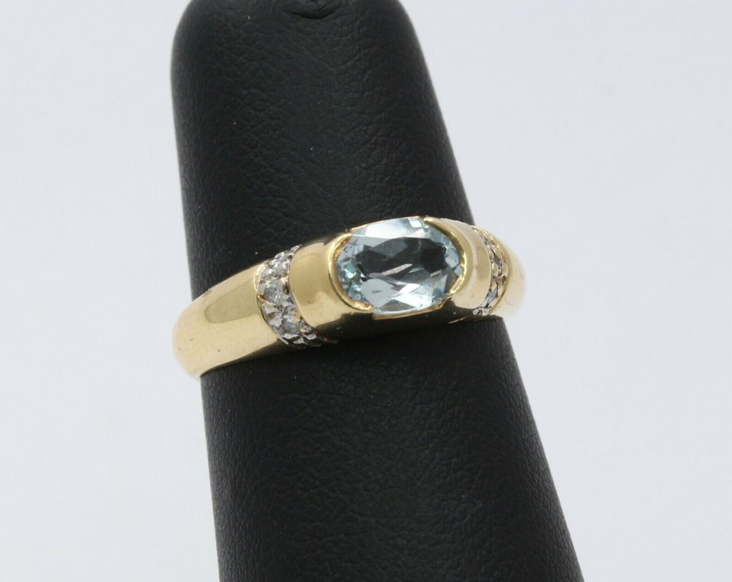 Vintage 14K Yellow Gold Aquamarine Diamond Accent Ring