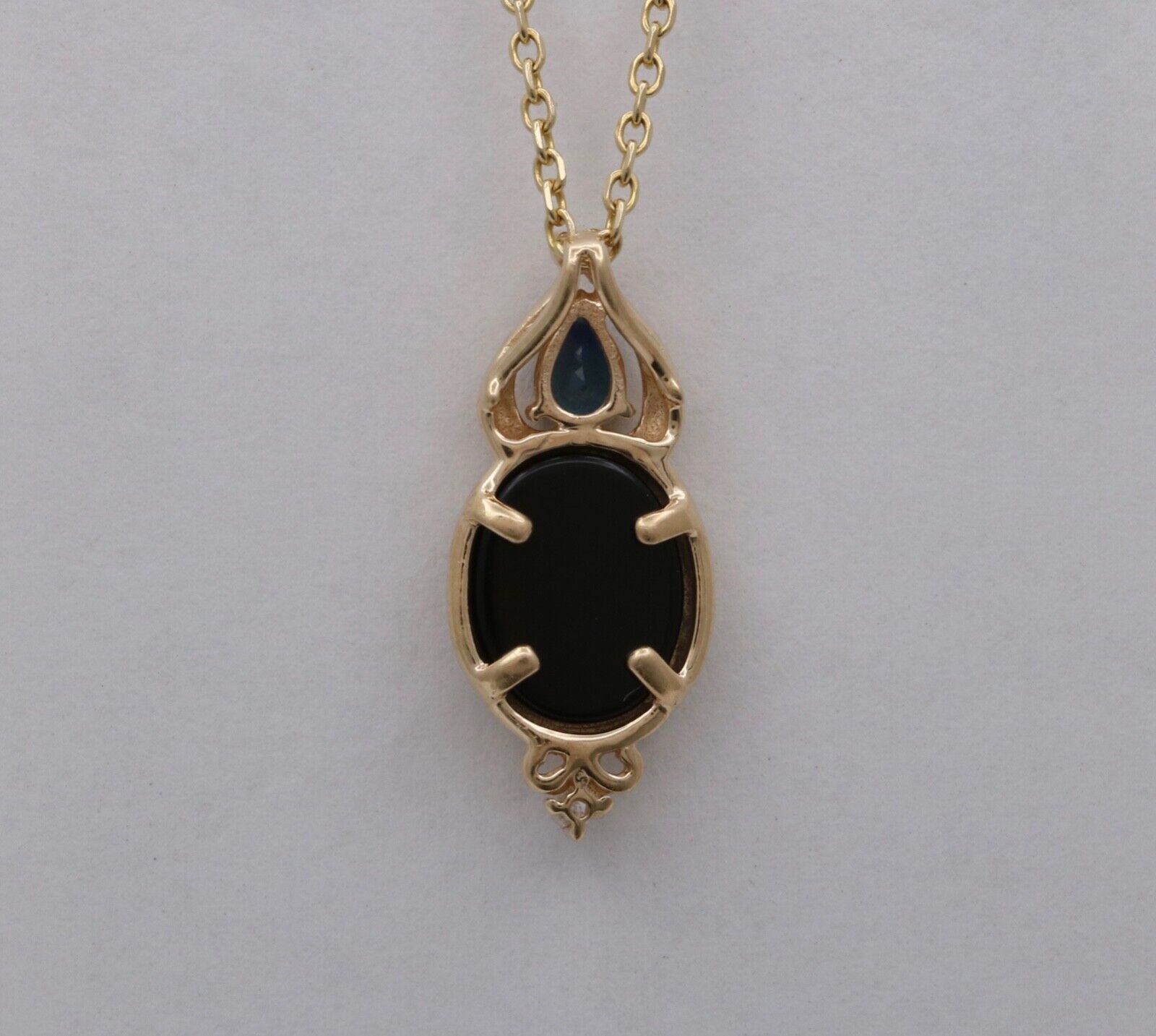 Vintage 14K Yellow Gold Black Cameo and Sapphire Pendant