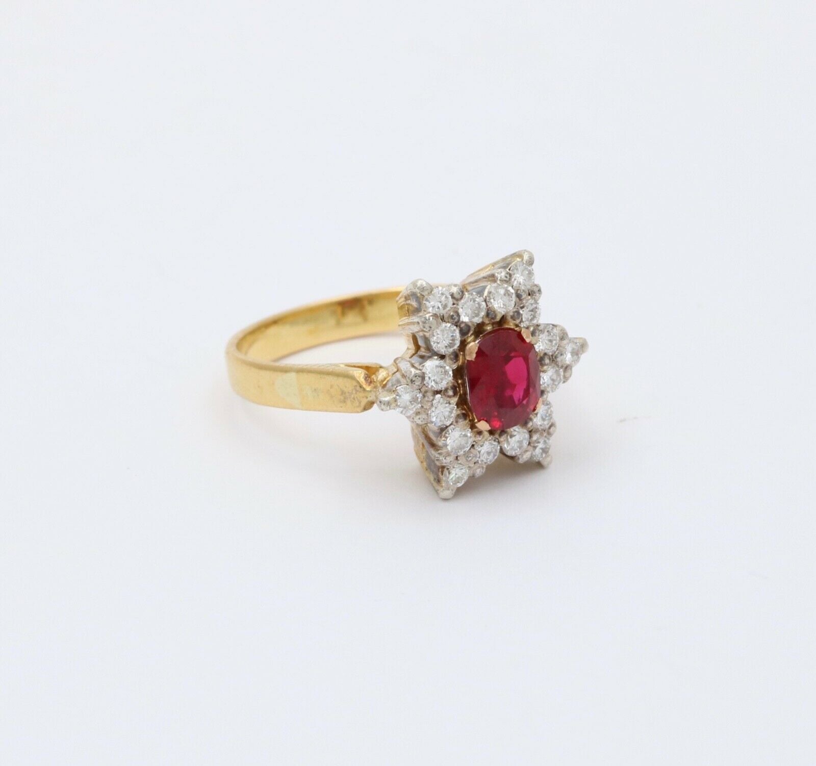 Vintage 18K Yellow Gold & Sterling Silver 1.9 carats Ruby and Diamond Star Ring,