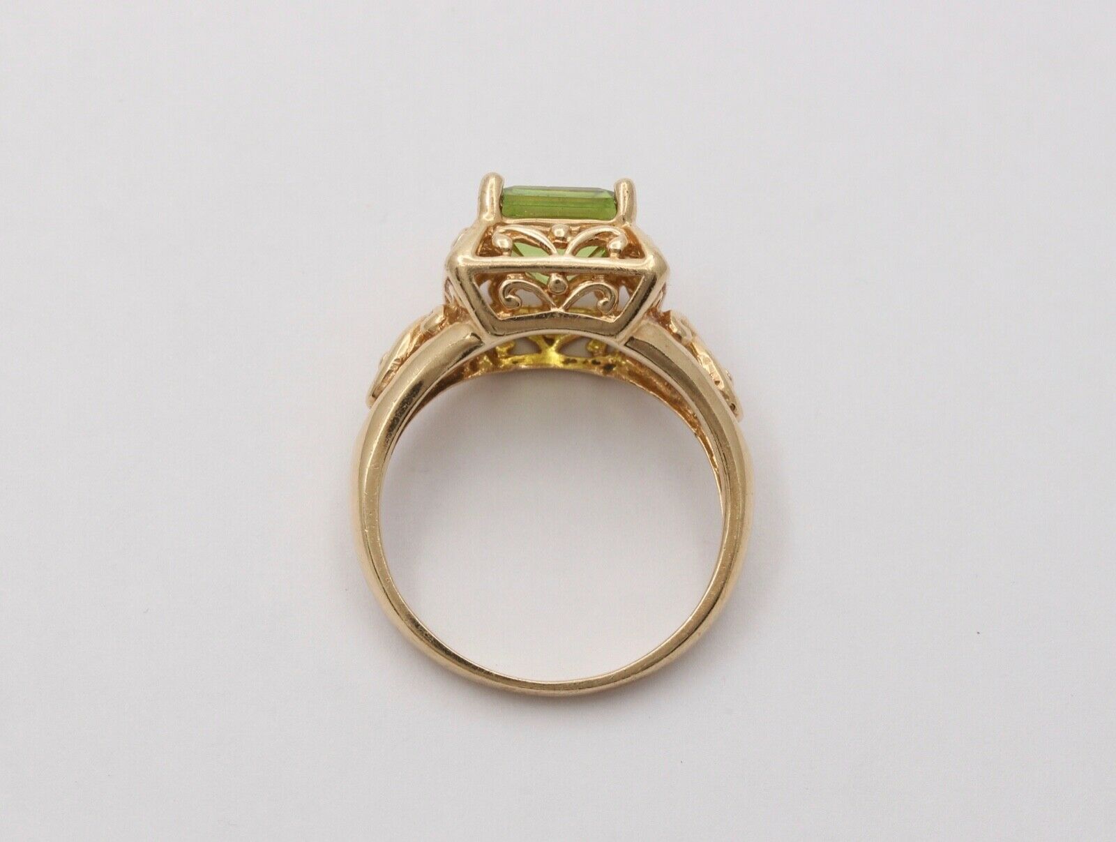 Vintage Emerald Cut Peridot 10K Yellow Gold Filagree Ring