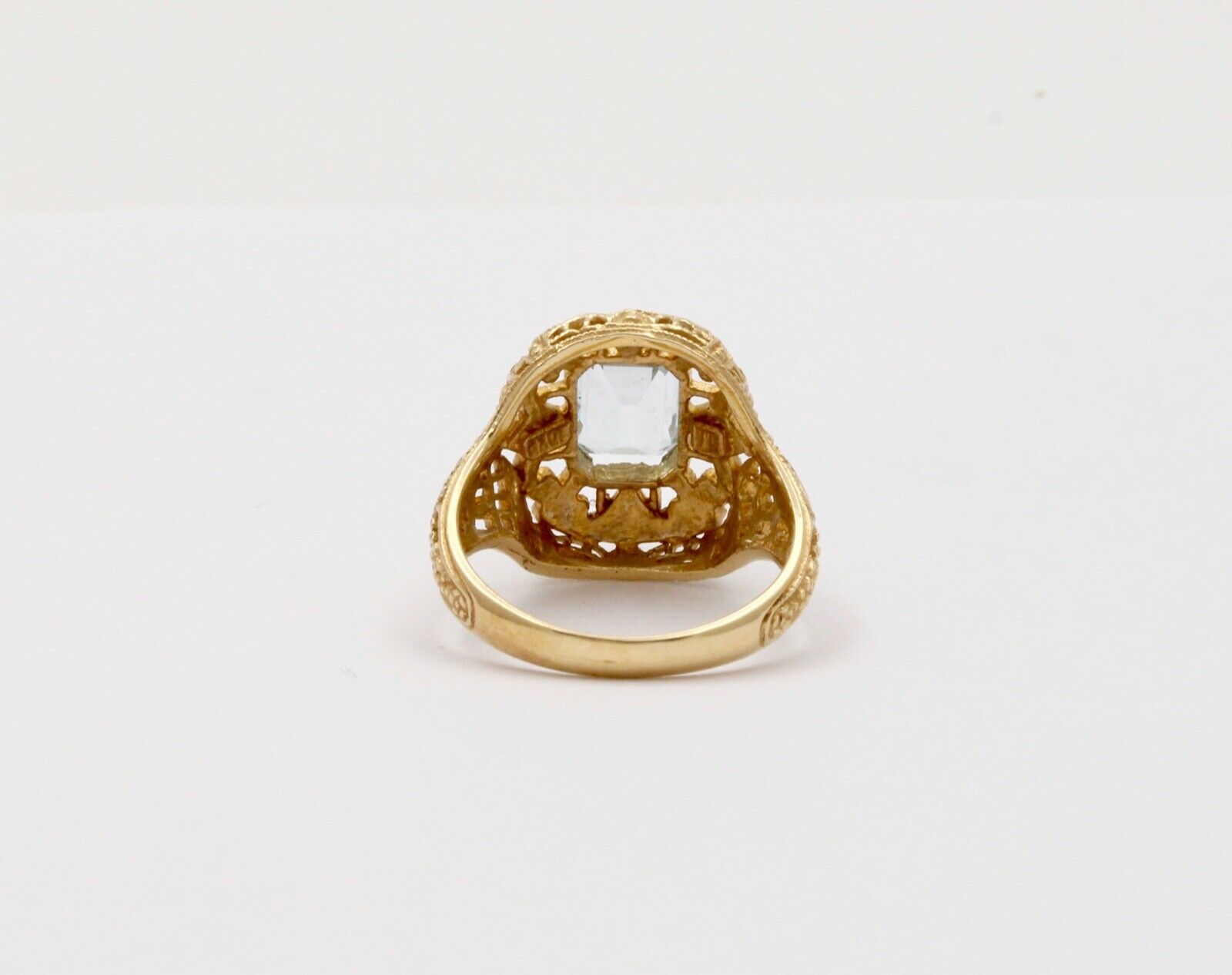 Vintage 10K Yellow Gold Filigree Blue Topaz Ring