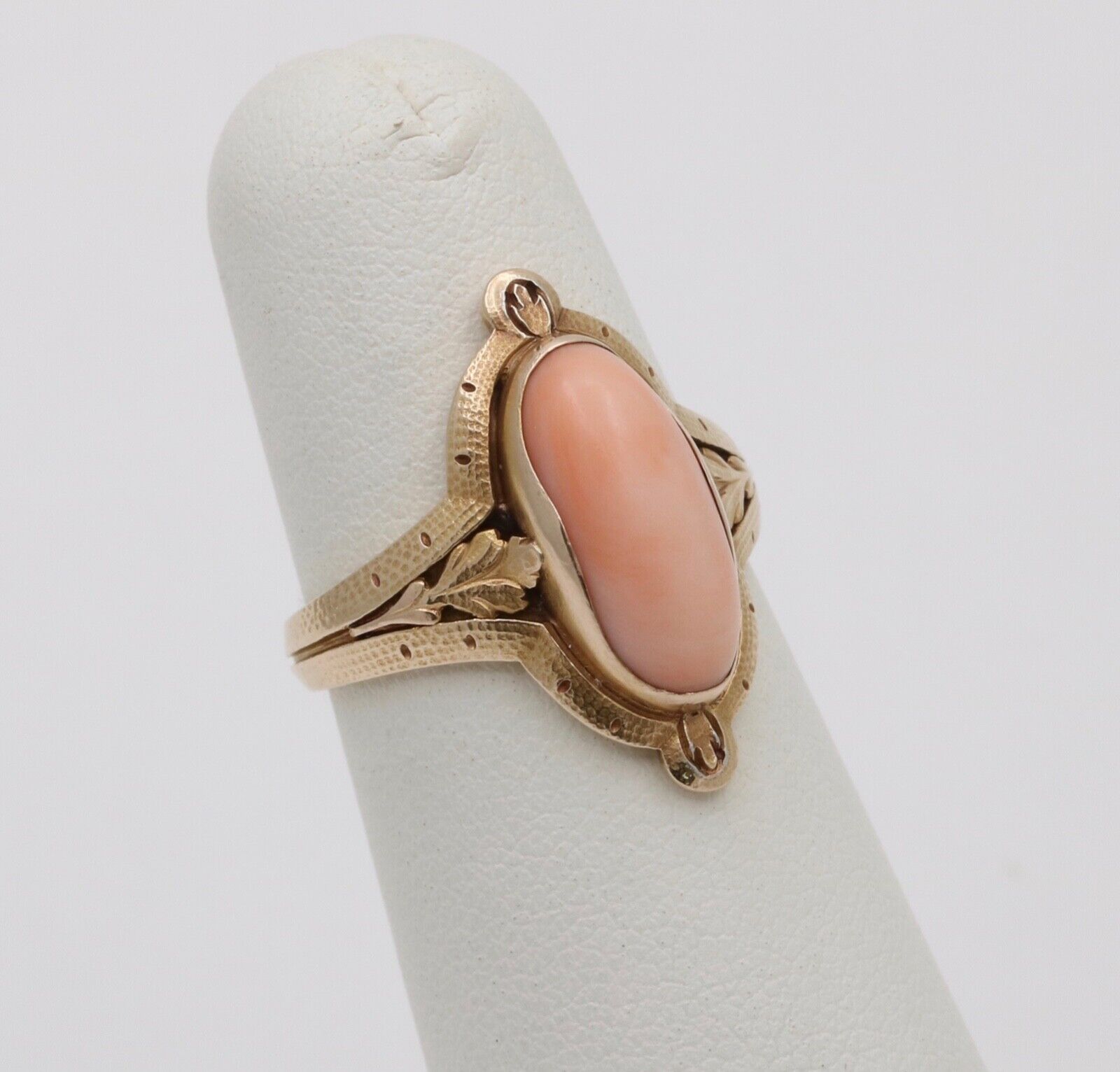 Antique 14K Yellow Gold Cushion Coral Leaf Ring