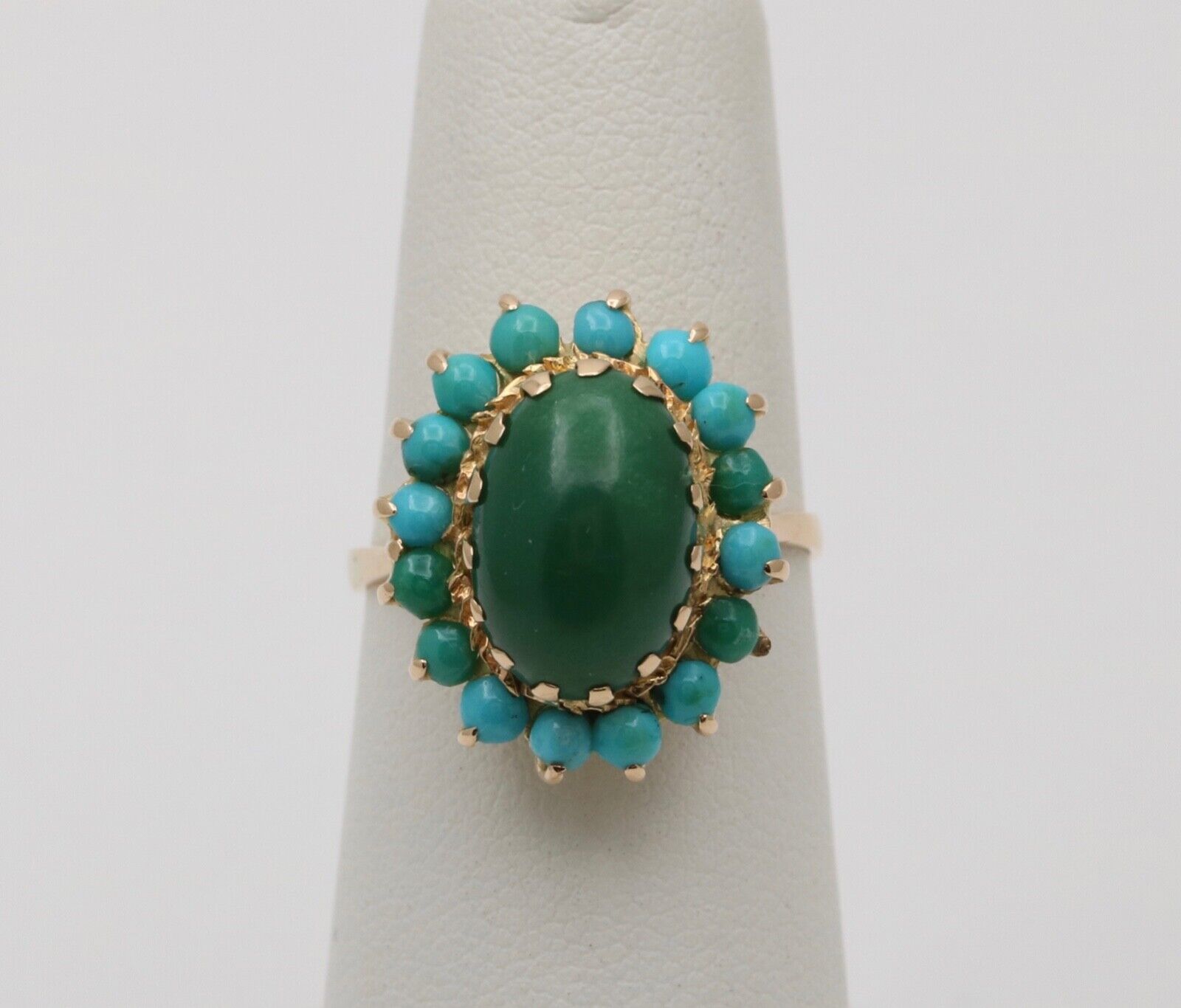 Vintage Jade Turquoise 18K Yellow Gold Cocktail Ring