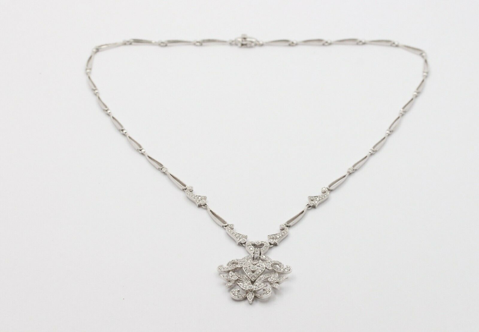 Elegant Art Deco Style 18K White Gold Diamond Pendent