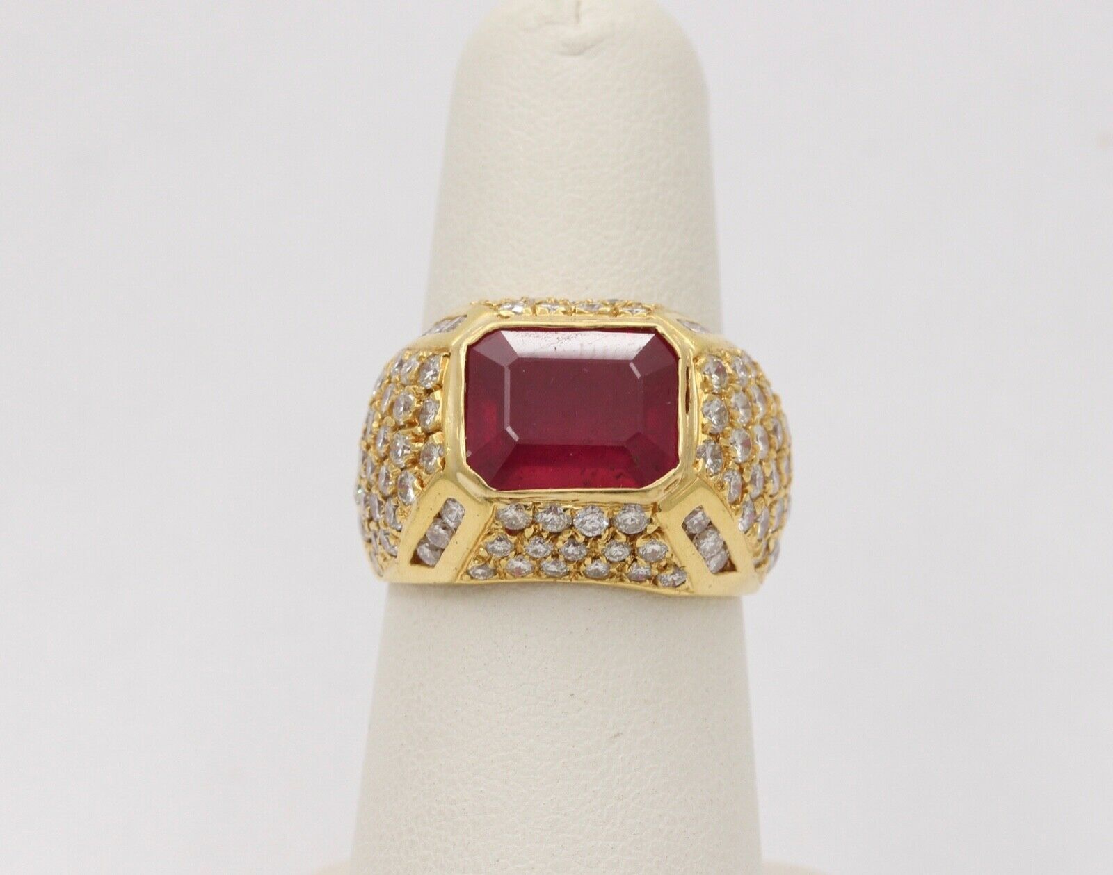 Vintage Ladies 4 Carat Ruby Diamond 18K Yellow Gold Cluster Ring