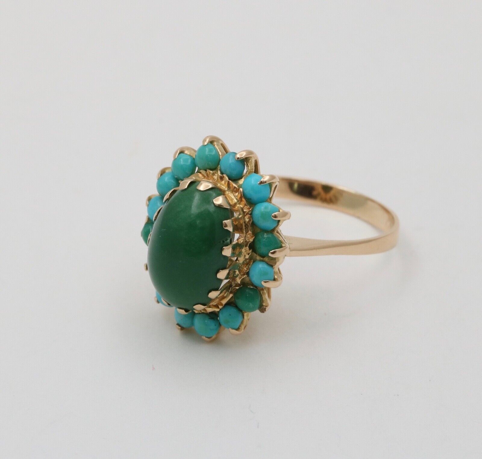 Vintage Jade Turquoise 18K Yellow Gold Cocktail Ring