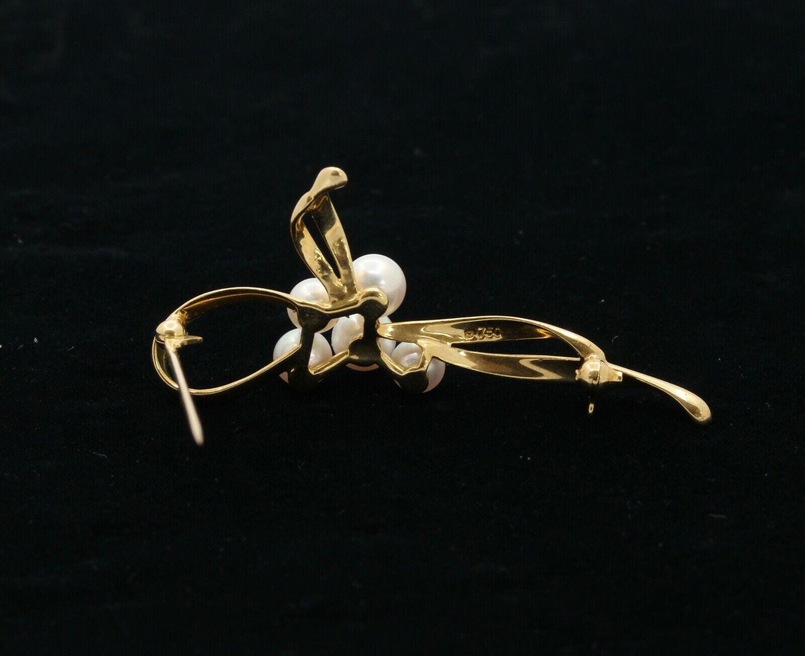 Vintage Mikimoto 18K Yellow Gold Akoya Pearls Brooch Pin
