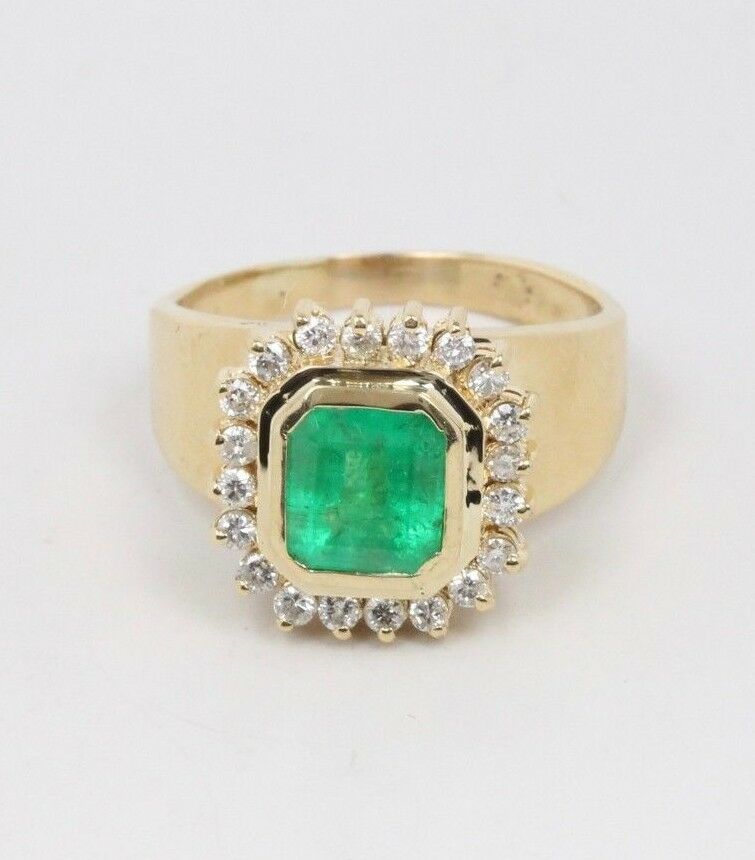 Vintage 14K Yellow Gold Emerald & Diamonds Cocktail Ring