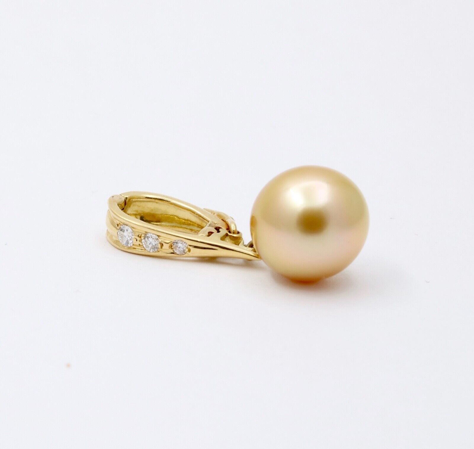 Vintage 18K Yellow Gold South Sea Golden Pearl Diamond Pendant, Necklace