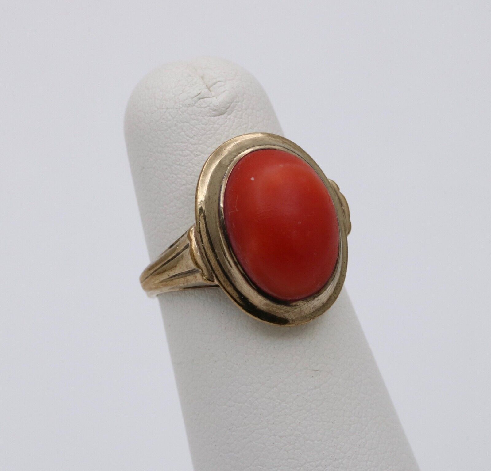 Antique Art Deco 9K Yellow Gold Coral Ring, Cocktail Ring.
